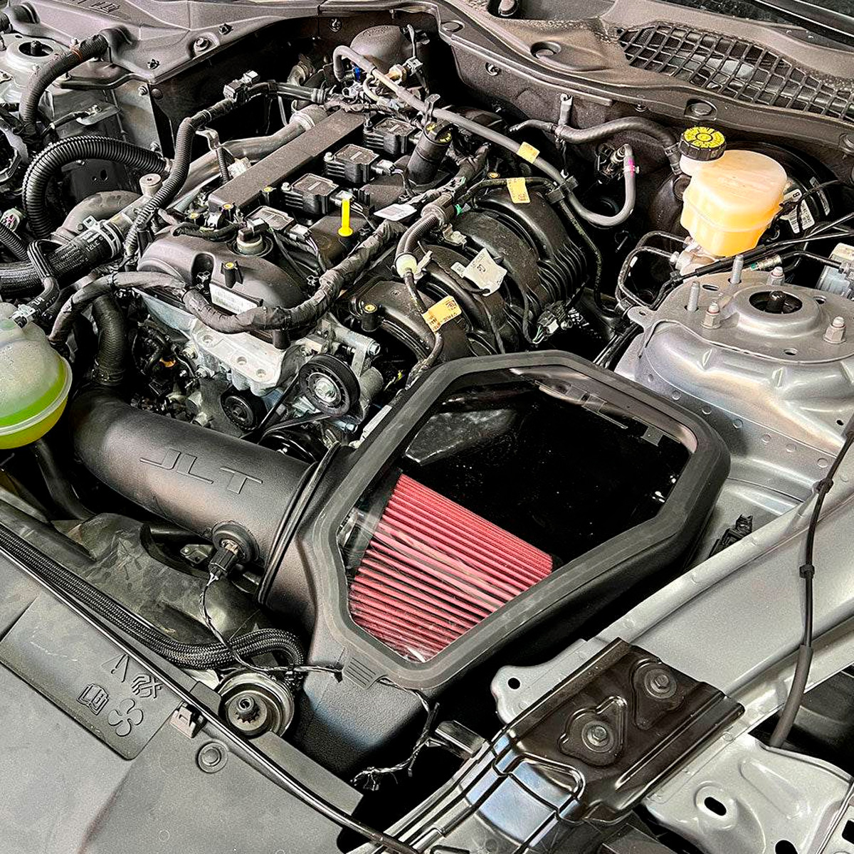 Filtro de Alto Flujo JLT Snap-in Mustang Ecoboost 2015-2023 - Imagen 3